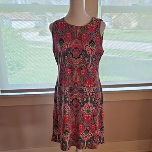 Elegant Paisley Sleeveless Dress - Red and Green